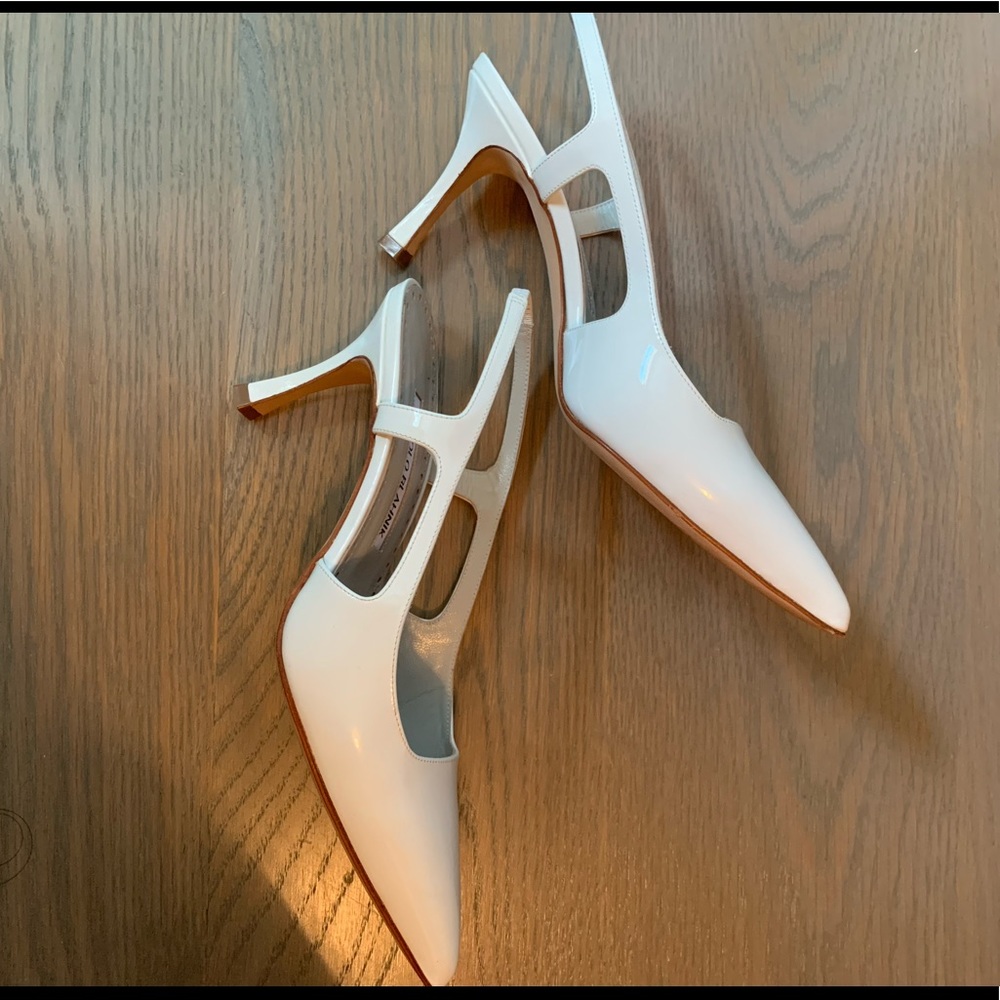 Manolo Blahnik Bretto Slingback, white